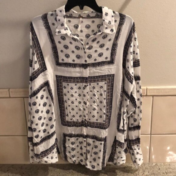 Free People Little Secrets boho scarf print oversized longline button up blouse - Picture 5 of 11